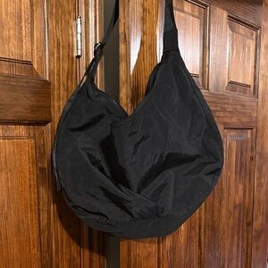 BAGGU Black Large Crescent